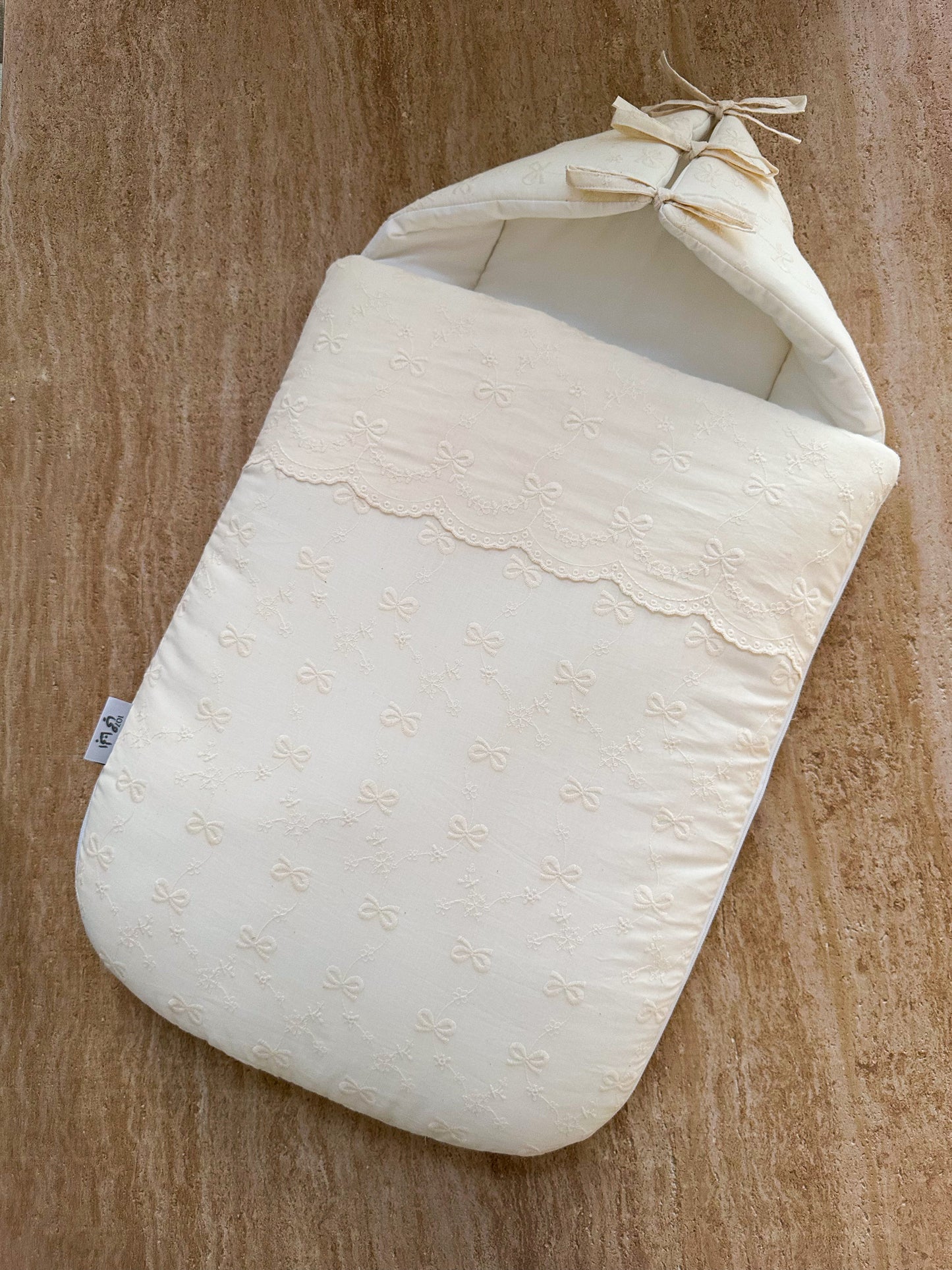 Bow sleeping bag