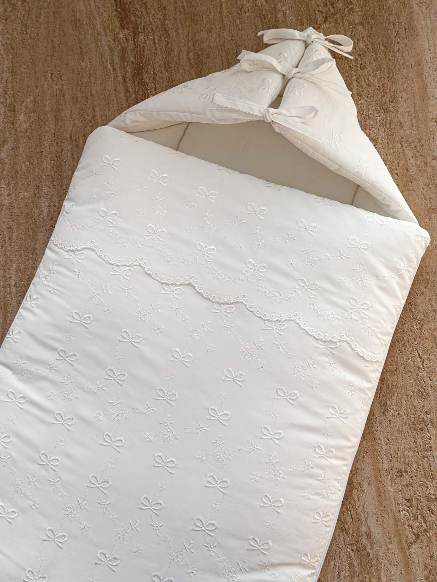 Bow sleeping bag
