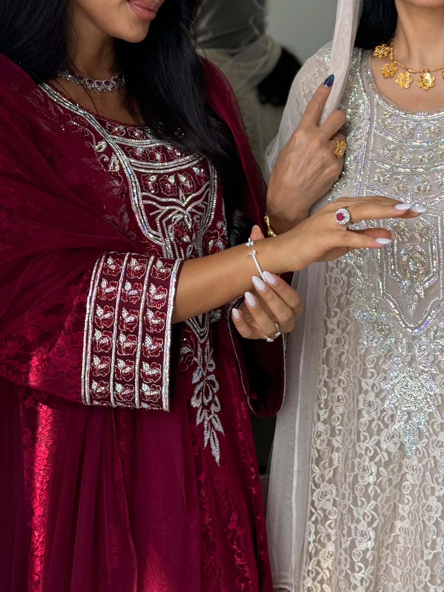 (متوفر العنابي فقط)E