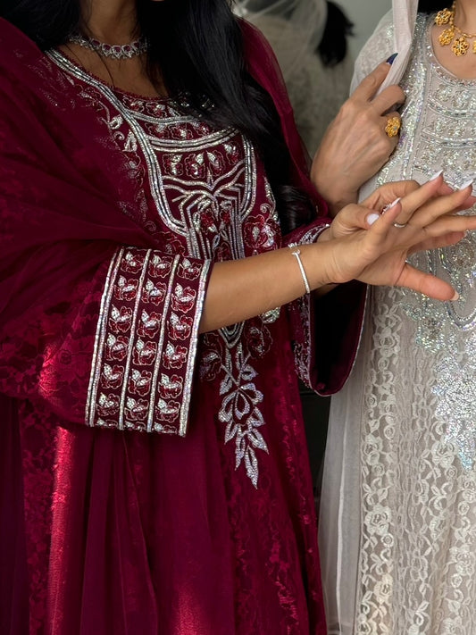 (متوفر العنابي فقط)E